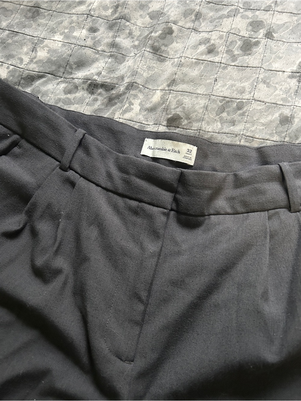 Abercrombie & Fitch Trousers in Gray